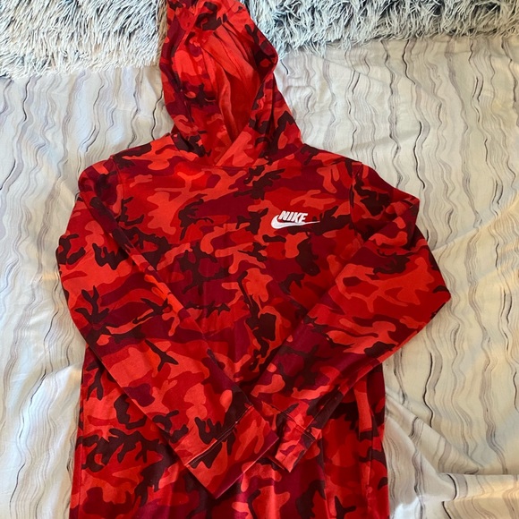nike camo hoodie red